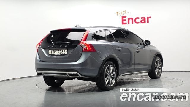 VOLVO V60 CROSS COUNTRY 2018 — 142 502 км, серый, Корея — под ключ — фото 1