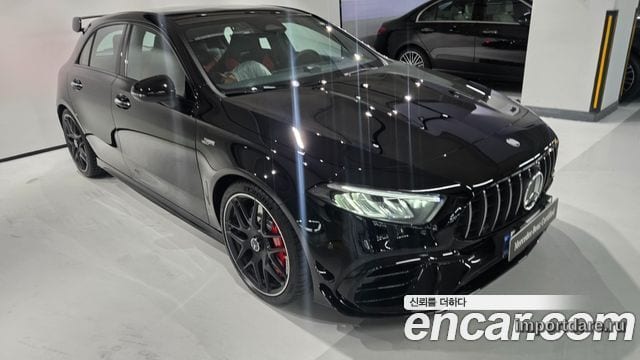 Mercedes-Benz A-Class сбоку