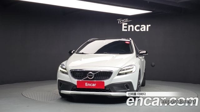 Volvo V40 Cross Country интерьер