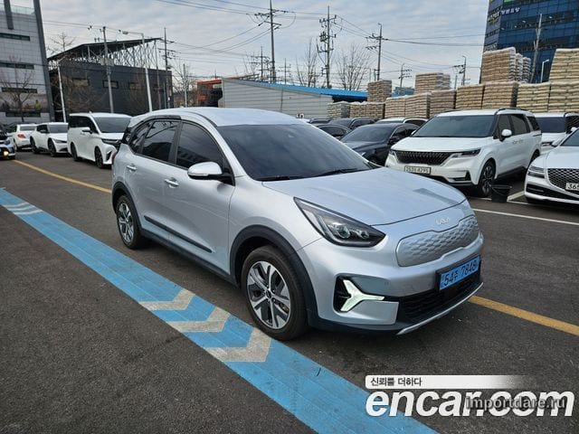 KIA NIRO PLUS 2023 — 68 997 км, серебристый, Корея — под ключ — фото 2