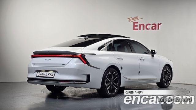 Kia K8 сбоку