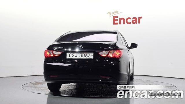 Hyundai Sonata The Brilliant сзади
