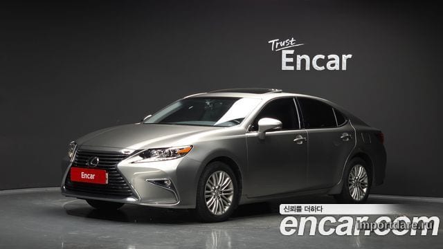 Lexus ES350 2016