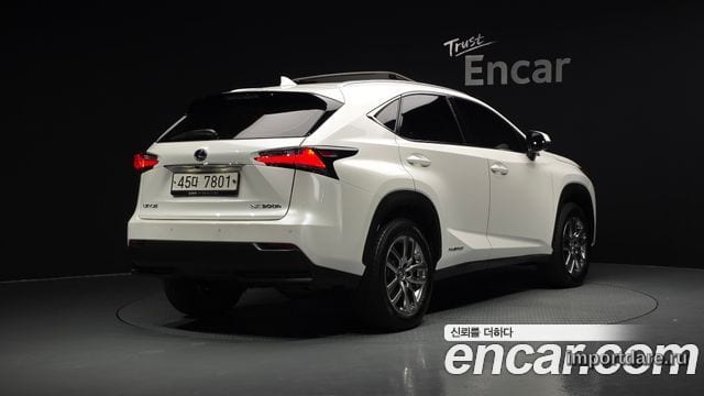 LEXUS NX300H 2017 — 124 330 км, белый, Корея — под ключ — фото 1