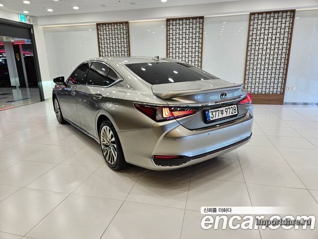 LEXUS ES300H 2026 — 14 731 км, серебристо-серый, Корея — под ключ — фото 2