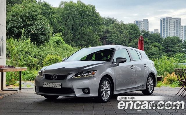LEXUS CT200H 2011 — 82 600 км, серебристый, Корея — под ключ — фото 1