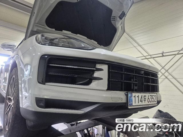 Porsche Cayenne 2025