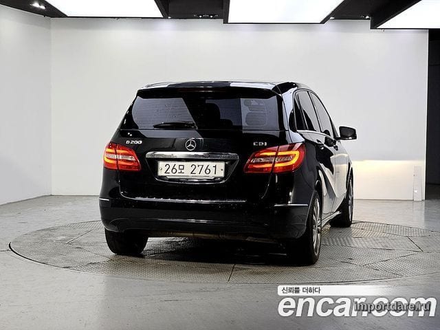 MERCEDES-BENZ B-CLASS W246 2015 — 99 000 км, чёрный, Корея — под ключ — фото 3