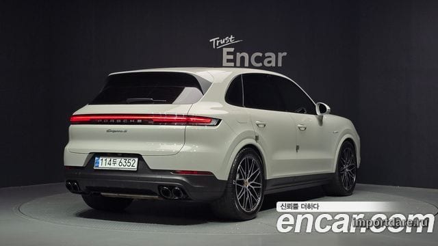 PORSCHE CAYENNE 2025 — 24 198 км, серебристо-серый, Корея — под ключ — фото 2