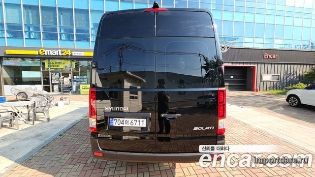 Hyundai Solati сзади