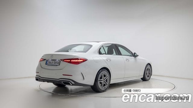 Mercedes-Benz C-Class сбоку