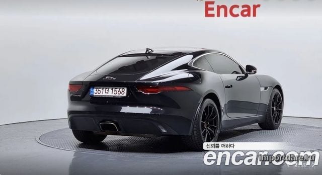 Jaguar F-Type сзади
