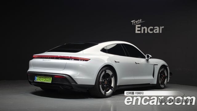 PORSCHE TAYCAN 2025 — 9 326 км, светло-серебристый, Корея — под ключ — фото 2