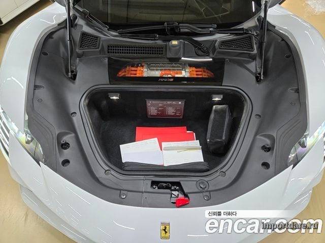 Ferrari SF90 интерьер