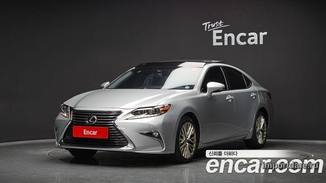 Lexus ES350 2016