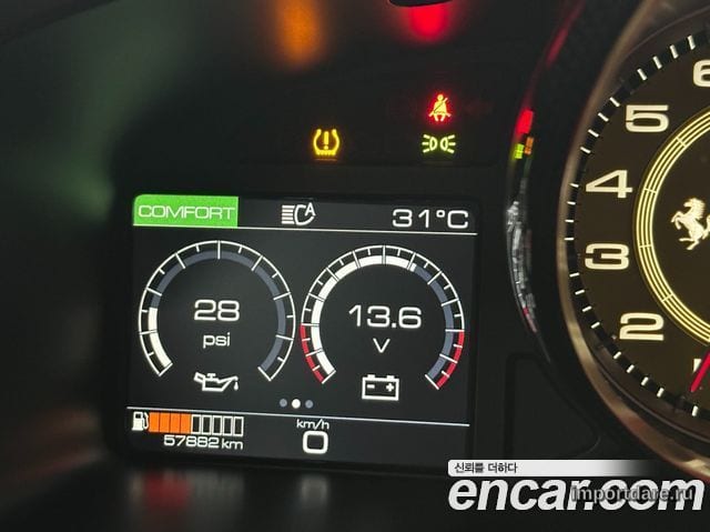 Ferrari GTC4 интерьер