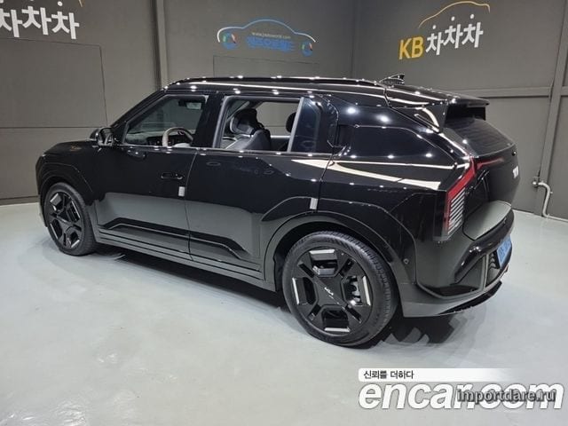 Kia EV3 сзади