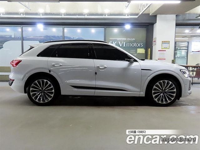 Audi Q8 E-Tron интерьер