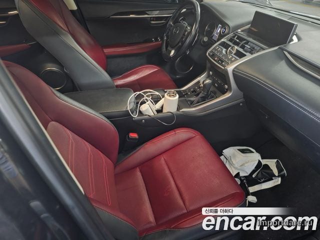 Lexus NX300 интерьер