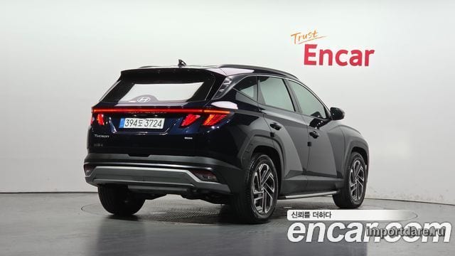 Hyundai Tucson сбоку