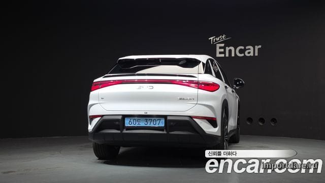 BYD Seal сзади