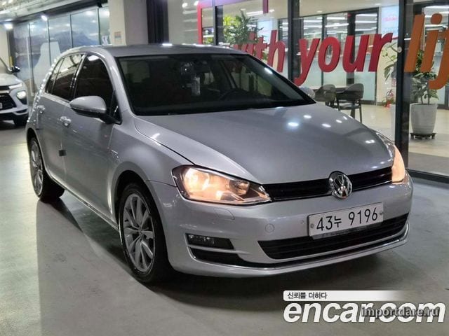 VOLKSWAGEN GOLF 2014 — 180 050 км, серебристо-серый, Корея — под ключ — фото 1