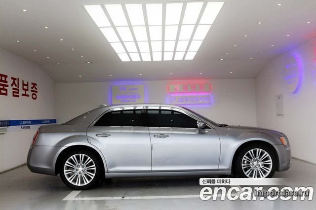 CHRYSLER 300C 2011 — 220 000 км, серебристый, Корея — под ключ — фото 5