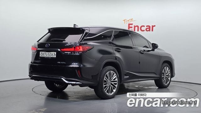 Lexus RX450HL сбоку
