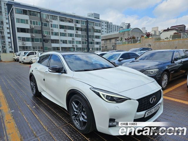 INFINITI Q30 2017 — 61 092 км, белый-перламутр, Корея — под ключ — фото 2