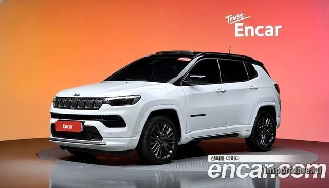 Jeep Compass сбоку