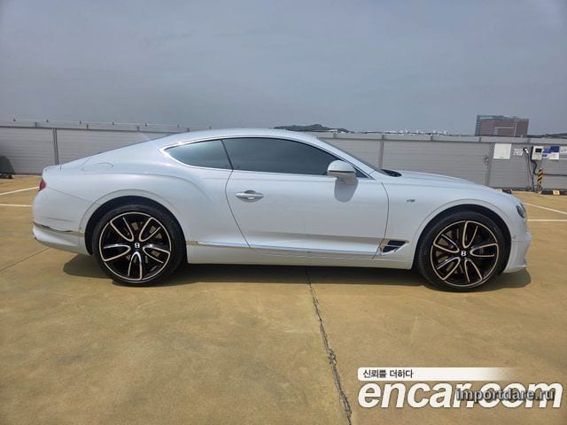BENTLEY CONTINENTAL 2022 — 22 500 км, светло-серебристый, Корея — под ключ — фото 2