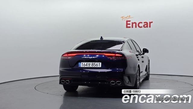 Kia Stinger сзади