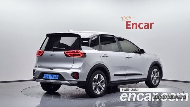 KIA NIRO PLUS 2023 — 25 885 км, серебристый, Корея — под ключ — фото 1
