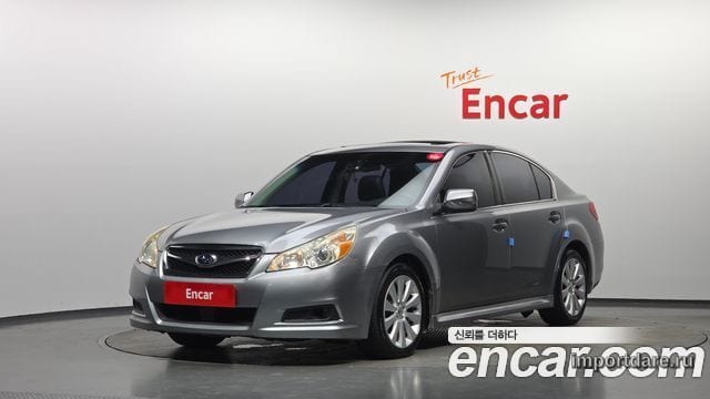 Subaru Legacy спереди
