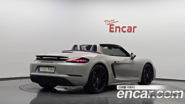 PORSCHE 718 BOXSTER 2023 — 22 253 км, серебристо-серый, Корея — под ключ — фото 1