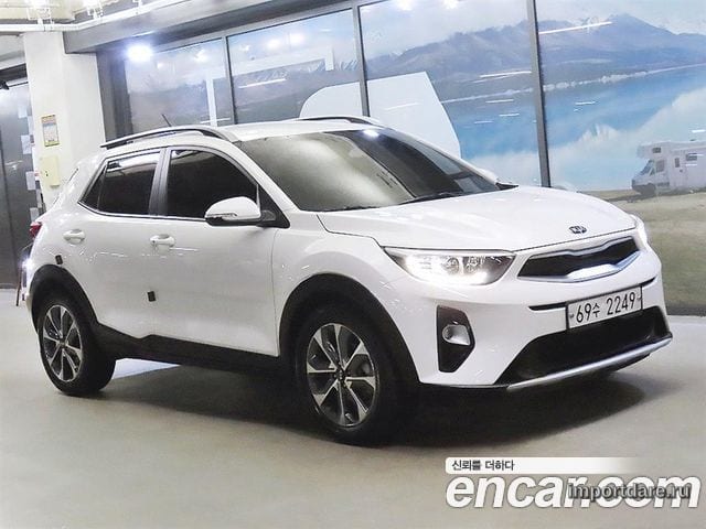 KIA STONIC 2019 — 26 100 км, белый, Корея — под ключ — фото 1