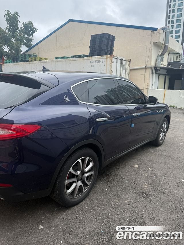 MASERATI LEVANTE 2018 — 141 000 км, синий, Корея — под ключ — фото 6