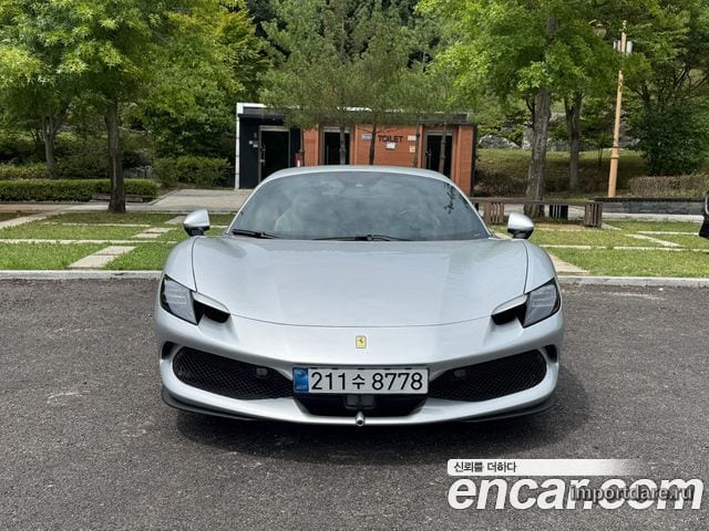 Ferrari 296 интерьер