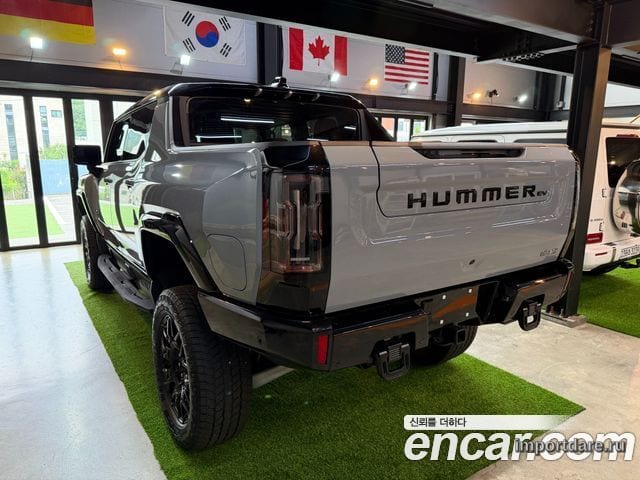 GMC EV сбоку