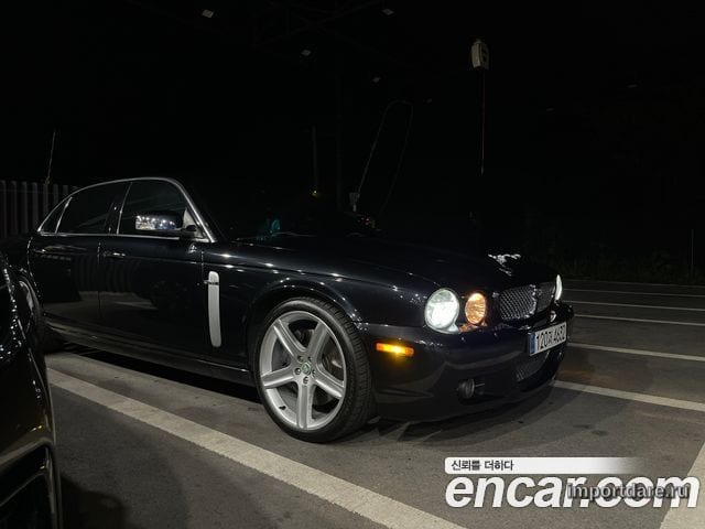 Jaguar New Xj спереди