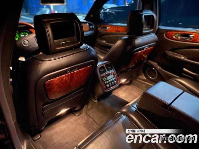 Jaguar New Xj сзади