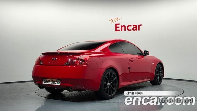 Infiniti G37 сбоку