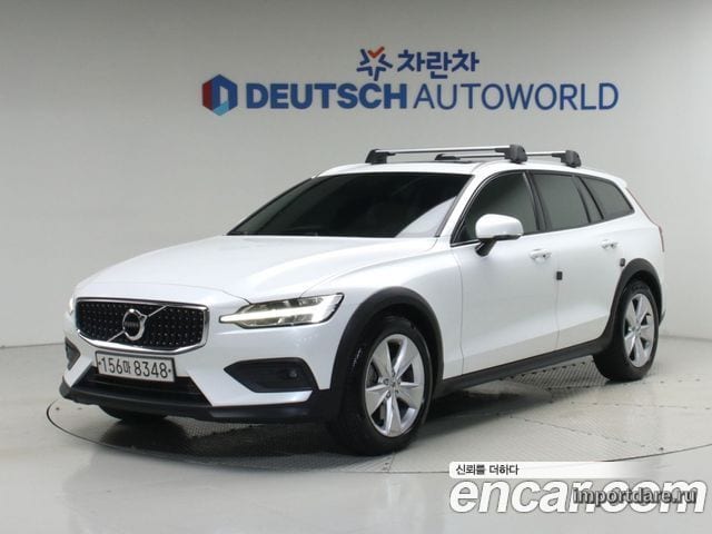 VOLVO V60 CROSS COUNTRY 2020 — 97 180 км, белый, Корея — под ключ — фото 1