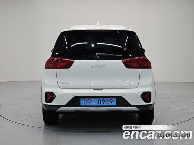 KIA NIRO PLUS 2023 — 121 470 км, белый, Корея — под ключ — фото 3