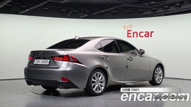 LEXUS IS200T 2016 — 93 781 км, серебристо-серый, Корея — под ключ — фото 2