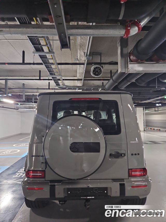 Mercedes-Benz G-Class сбоку