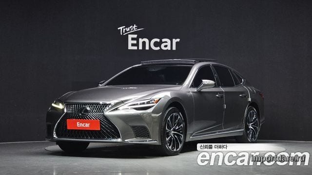 LEXUS LS500 2021 — 147 964 км, серебристо-серый, Корея — под ключ — фото 1
