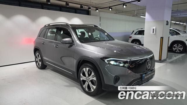 Mercedes-Benz Eqb сбоку