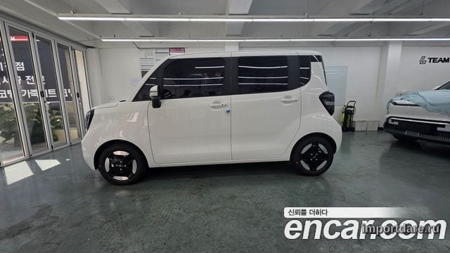 Kia Kia Ray EV сбоку