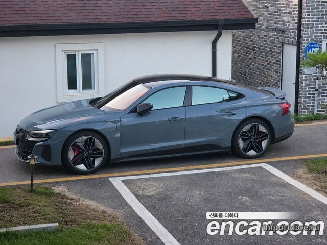 Audi RS e-tron GT 2024